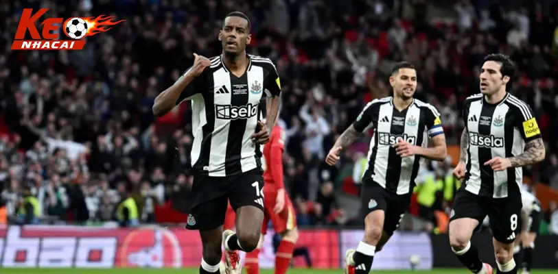 Hình ảnh Isak tại trung tâm huấn luyện Newcastle, vắng mặt trên sân