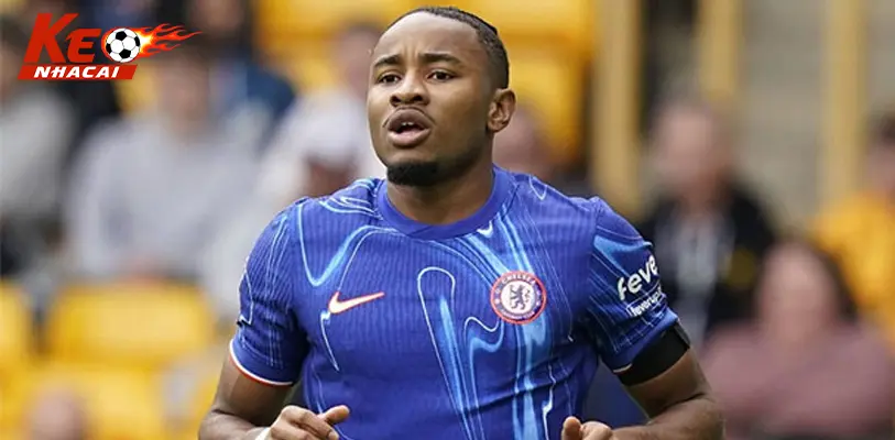 Thị trường chuyển nhượng bóng đá ghi nhận nhiều thương vụ quan trọng